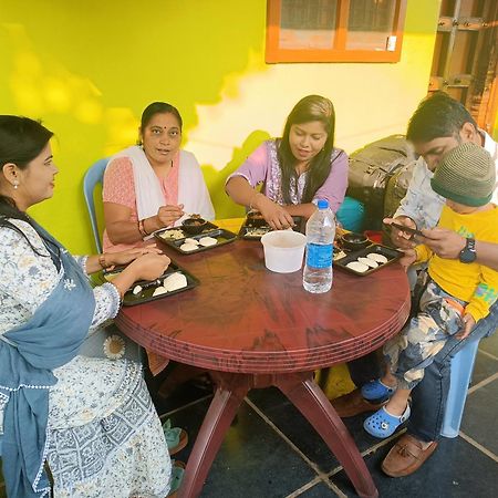 Abhi Homestay Hampi Luaran gambar