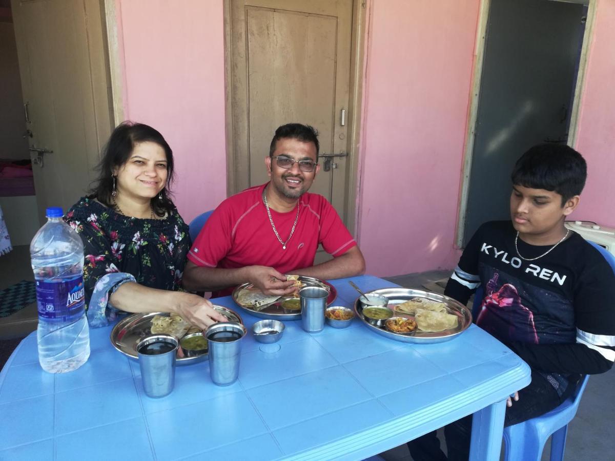 Abhi Homestay Hampi Luaran gambar