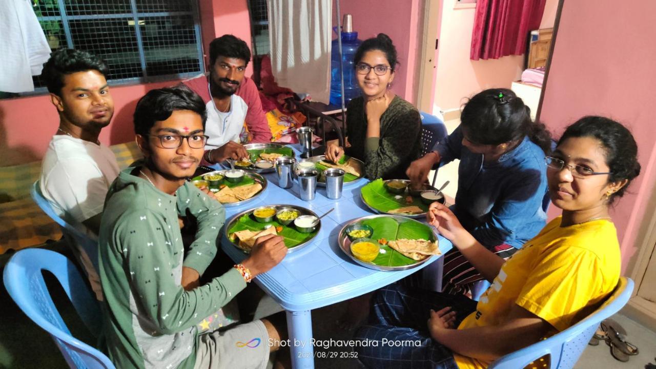 Abhi Homestay Hampi Luaran gambar
