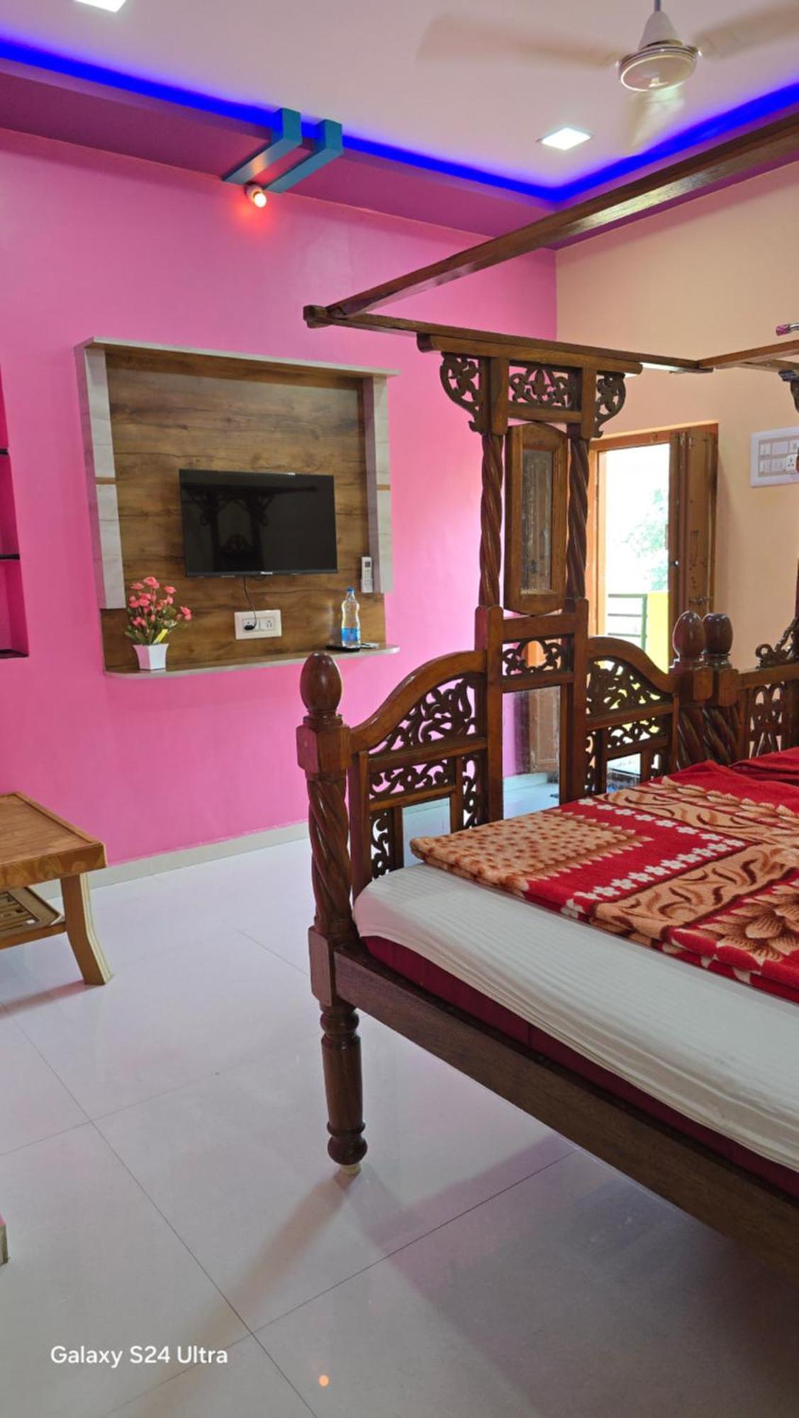Abhi Homestay Hampi Luaran gambar